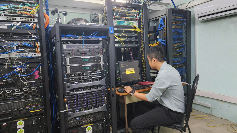 Hệ thống Server vận hành bệnh án điện tử tại bệnh viện Nguyễn Tri Phương (TP.HCM). Đây cũng là bệnh viện công đầu tiên tại TP.HCM được Bộ y tế công nhận triển khai thành công bệnh án điện tử- Ảnh Hải Yến