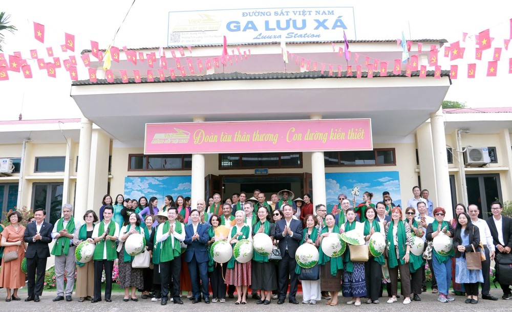Khai trương Chuyến tàu Di sản Hà Nội - Thái Nguyên - Ảnh 2.