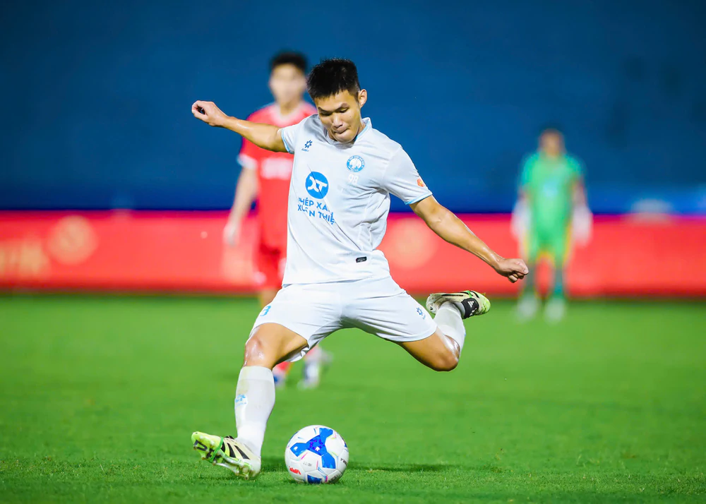 V-League vòng 6: Sông Lam Nghệ An vẫn bất bại, Nam Định thắng ngược Thể Công Viettel - Ảnh 2.