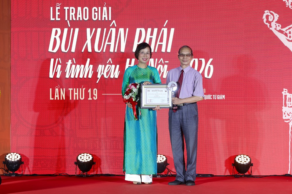  Nhà thơ Bằng Việt: Từ tình yêu Hà Nội đến khát vọng đưa thơ Việt ra thế giới - Ảnh 1.