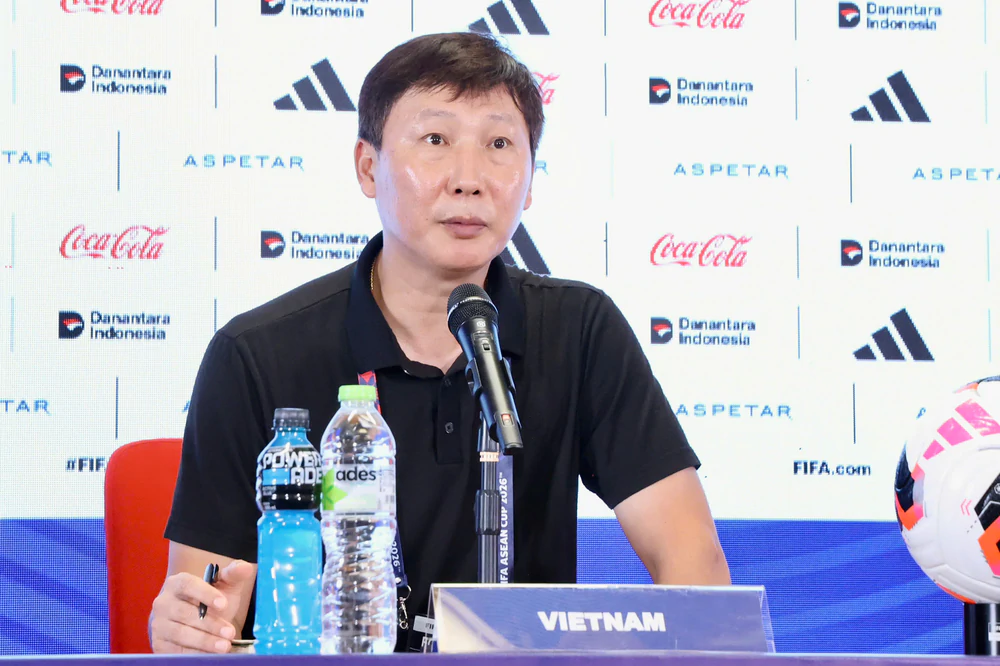 HLV Kim Sang Sik: 'Tôi chịu trách nhiệm về kết quả của đội tuyển Việt Nam' - Ảnh 1.