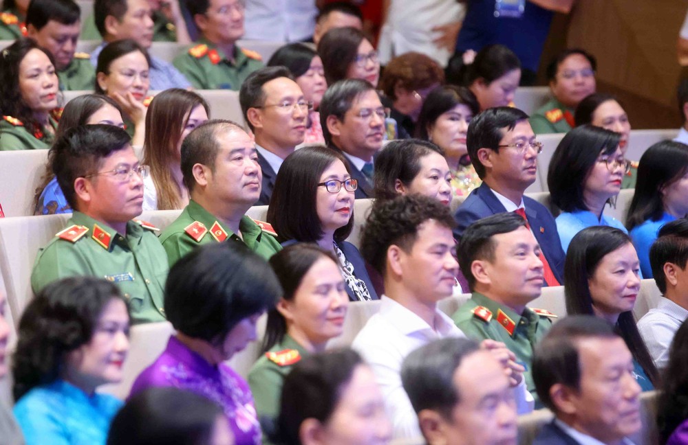 Chủ tịch Quốc hội dự Chương trình nghệ thuật “Kết nối yêu thương” - Ảnh 3.