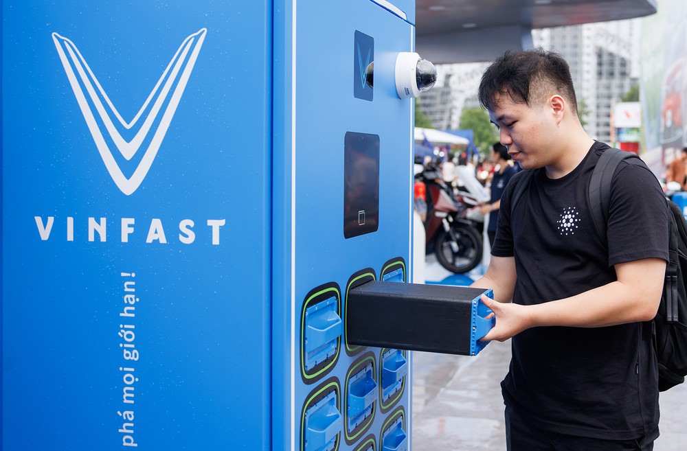 Chọn VinFast Flazz Max, người trẻ thêm phong cách, tự tin đến trường - Ảnh 2. Chọn VinFast Flazz Max, người trẻ thêm phong cách, tự tin đến trường - Ảnh 2.