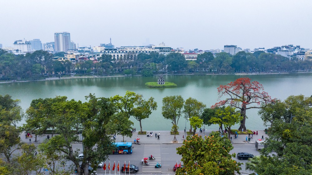 Lần đầu tiên Hà Nội có pháo hoa nước trong đêm mừng 72 năm Giải phóng Thủ đô - Ảnh 3.