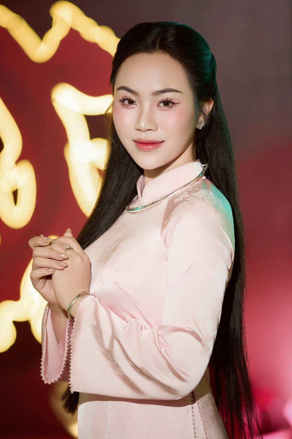 Quán quân Tiếng hát Hà Nội 2024 Đặng Ngọc Anh tái hiện ký ức Hà Nội bằng âm nhạc và trí tuệ nhân tạo - Ảnh 4. Quán quân Tiếng hát Hà Nội 2024 Đặng Ngọc Anh tái hiện ký ức Hà Nội bằng âm nhạc và trí tuệ nhân tạo - Ảnh 4.