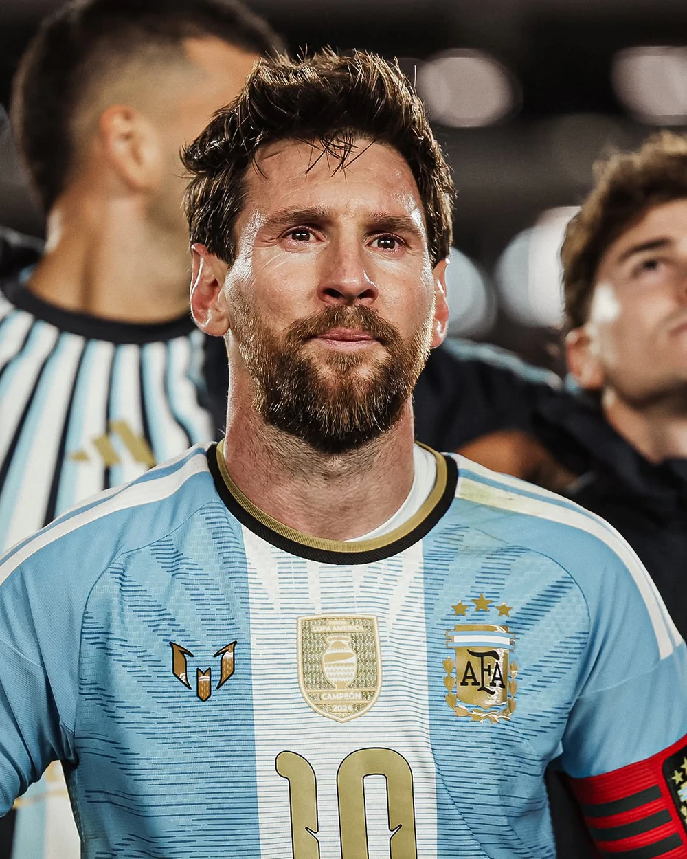 Messi Nghẹn Ngào Nói Lời Tạm Biệt Argentina: 'Tôi Không Muốn Rời Khỏi Nơi Này' - Ảnh 2.