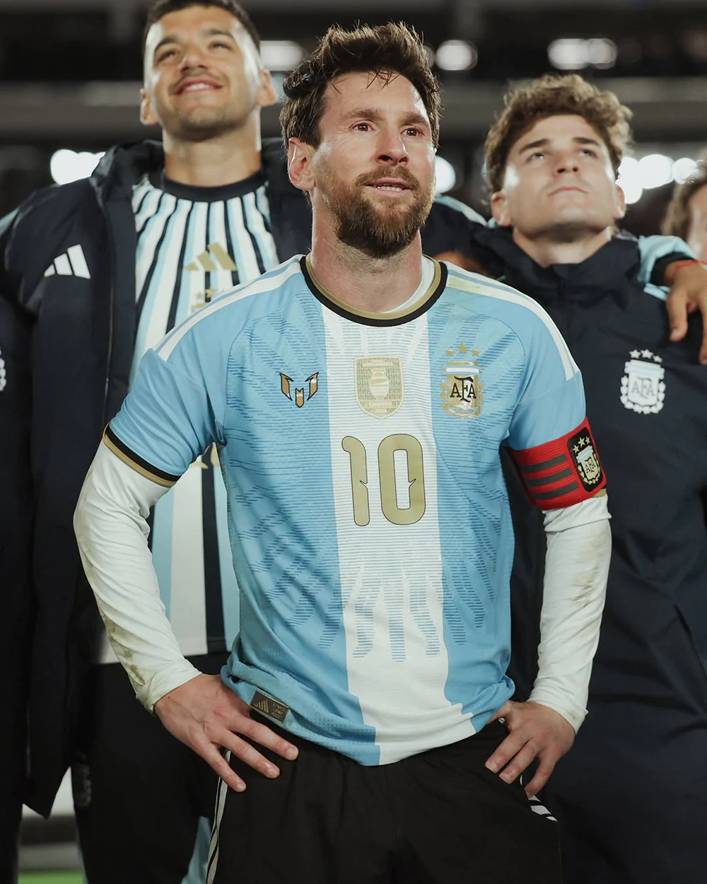 Messi Nghẹn Ngào Nói Lời Tạm Biệt Argentina: 'Tôi Không Muốn Rời Khỏi Nơi Này' - Ảnh 1.