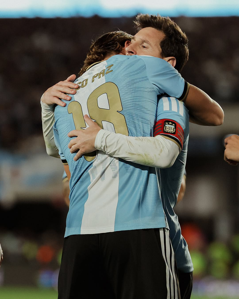 Chùm ảnh: Messi bật khóc & những khoảnh khắc cuối cùng khép lại hành trình 21 năm cùng ĐT Argentina - Ảnh 10. Chùm ảnh: Messi bật khóc & những khoảnh khắc cuối cùng khép lại hành trình 21 năm cùng ĐT Argentina - Ảnh 10.