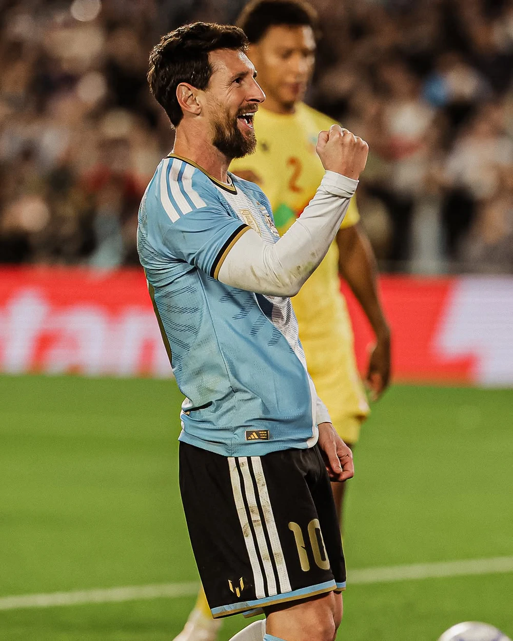 Chùm ảnh: Messi bật khóc & những khoảnh khắc cuối cùng khép lại hành trình 21 năm cùng ĐT Argentina - Ảnh 8. Chùm ảnh: Messi bật khóc & những khoảnh khắc cuối cùng khép lại hành trình 21 năm cùng ĐT Argentina - Ảnh 8.