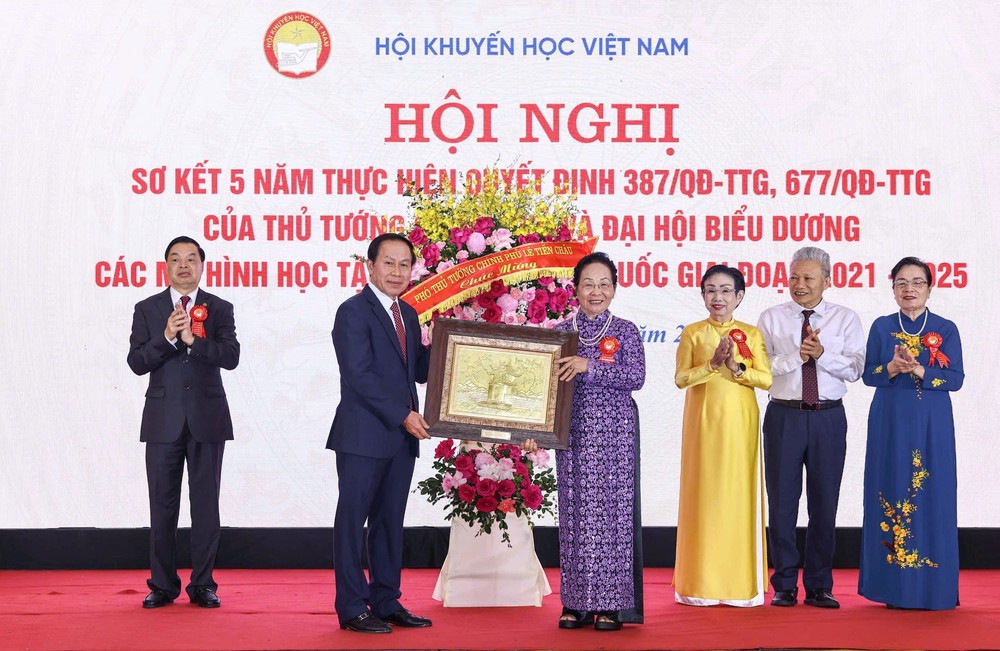 Phó Thủ tướng Lê Tiến Châu: Không chạy theo danh hiệu trong xây dựng các mô hình học tập - Ảnh 2. Phó Thủ tướng Lê Tiến Châu: Không chạy theo danh hiệu trong xây dựng các mô hình học tập - Ảnh 2.