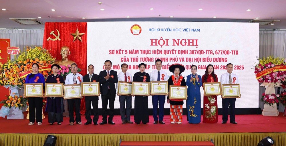 Phó Thủ tướng Lê Tiến Châu: Không chạy theo danh hiệu trong xây dựng các mô hình học tập - Ảnh 4. Phó Thủ tướng Lê Tiến Châu: Không chạy theo danh hiệu trong xây dựng các mô hình học tập - Ảnh 4.