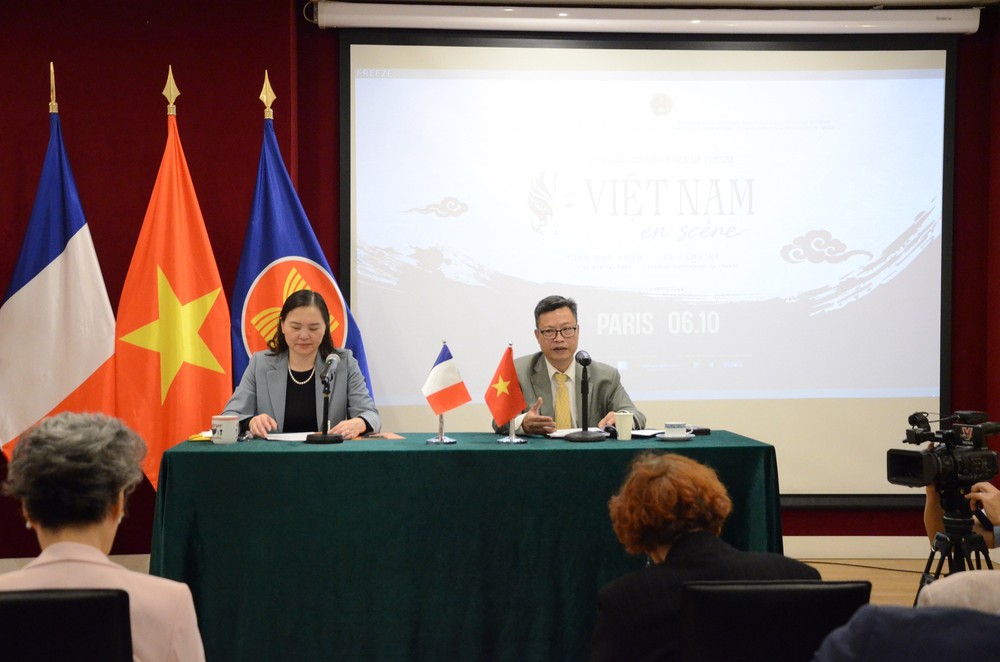 Đưa tinh hoa nghệ thuật sân khấu Việt Nam đến với công chúng Pháp - Ảnh 1. Đưa tinh hoa nghệ thuật sân khấu Việt Nam đến với công chúng Pháp - Ảnh 1.