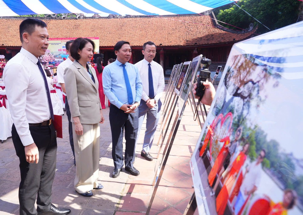 Những dấu ấn Hà Nội qua triển lãm ảnh "Hà Nội trong tôi" - Ảnh 1. Những dấu ấn Hà Nội qua triển lãm ảnh "Hà Nội trong tôi" - Ảnh 1.