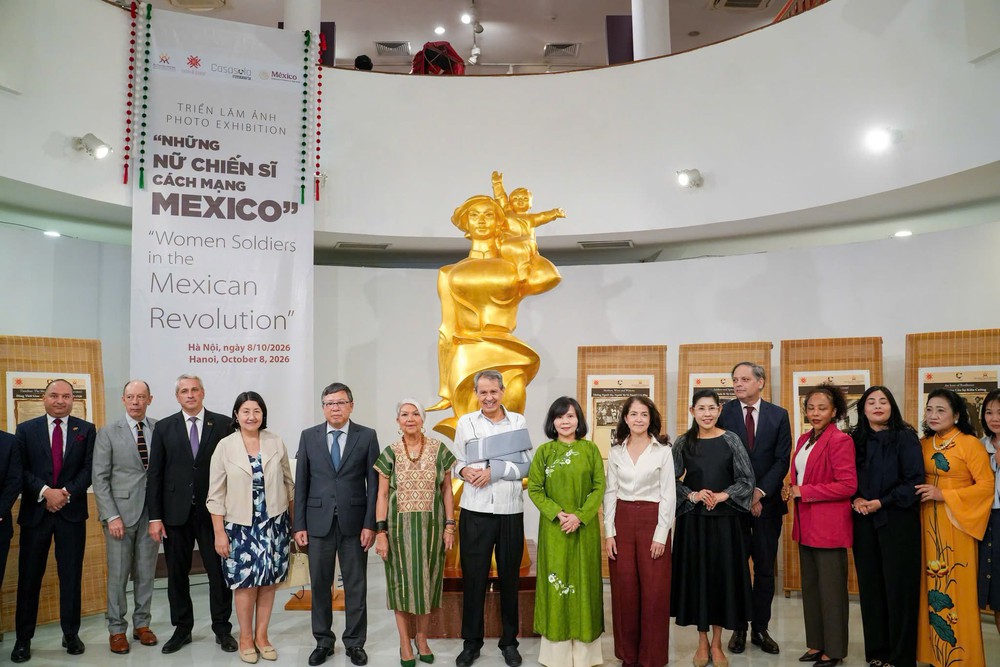 Trưng bày bộ ảnh thế kỷ về "Những nữ chiến sĩ cách mạng Mexico" - Ảnh 1. Trưng bày bộ ảnh thế kỷ về "Những nữ chiến sĩ cách mạng Mexico" - Ảnh 1.