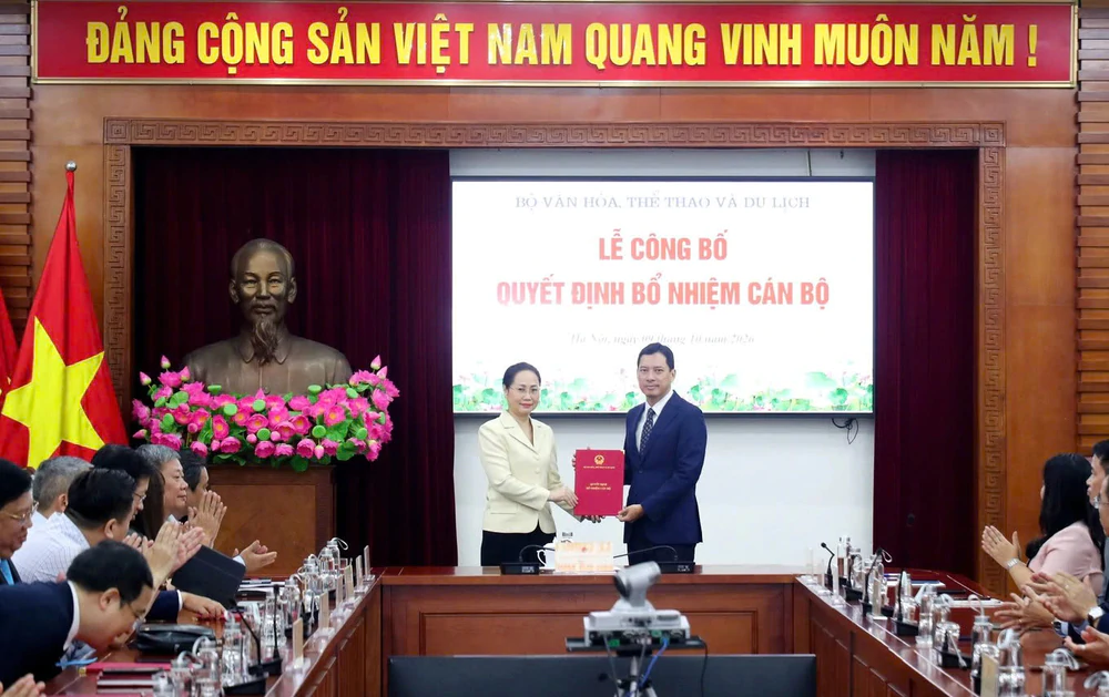 Bộ Văn hóa bổ nhiệm cùng lúc 4 Cục trưởng - Ảnh 2.
