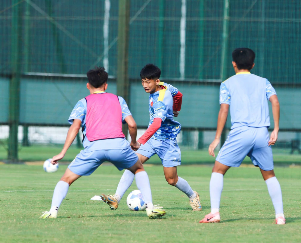 Tin nóng thể thao sáng 10/10: U17 Việt Nam tập huấn tại Hàn Quốc và UAE; Ronaldo bị LĐBĐ Bồ Đào Nha đình chỉ thi đấu - Ảnh 1.