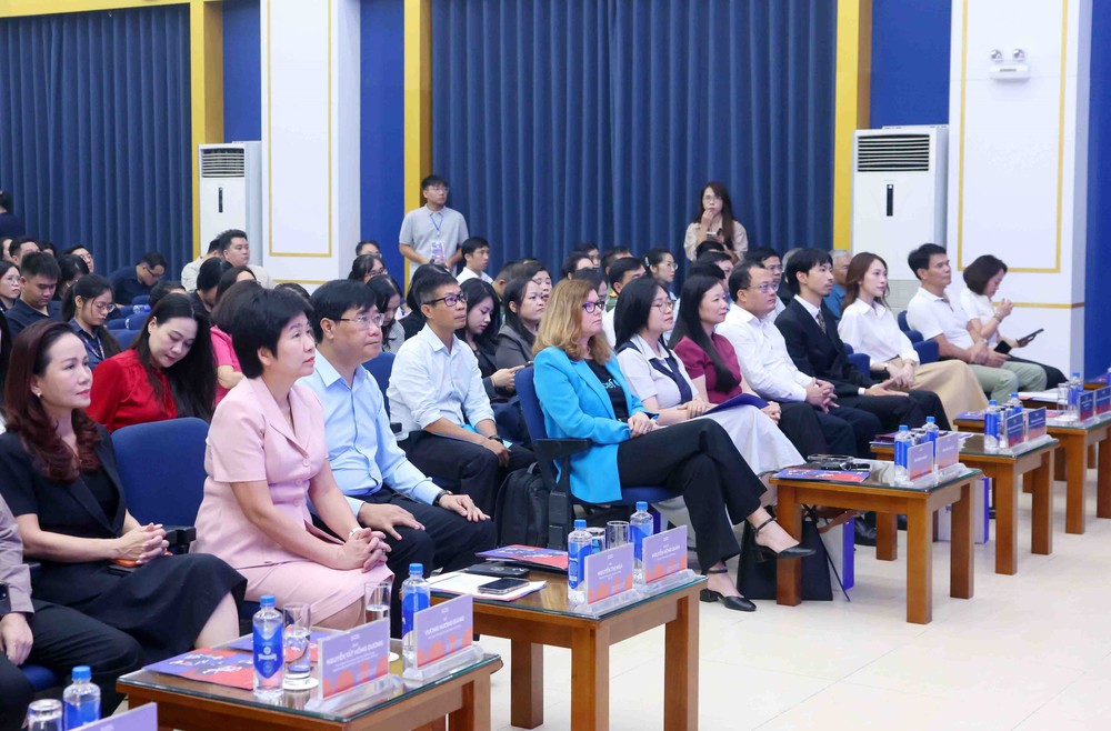Khởi động chiến dịch phòng, chống xâm hại trẻ em trên không gian mạng - Ảnh 4.