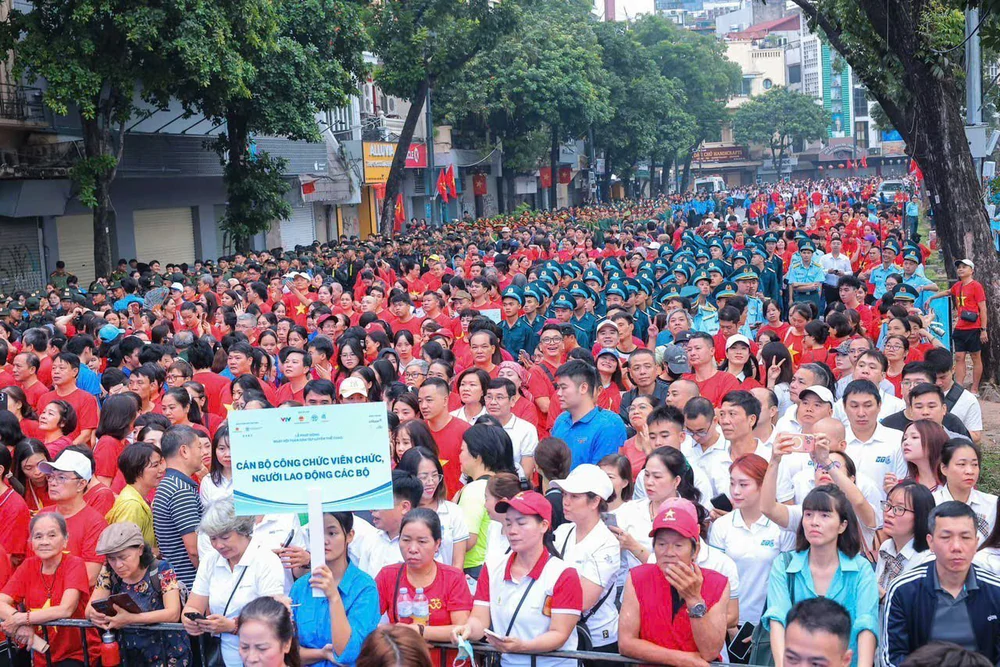 CẬP NHẬT: Lễ phát động phong trào “Mỗi người dân lựa chọn ít nhất một môn thể thao phù hợp để tập luyện thường xuyên" - Ảnh 4.