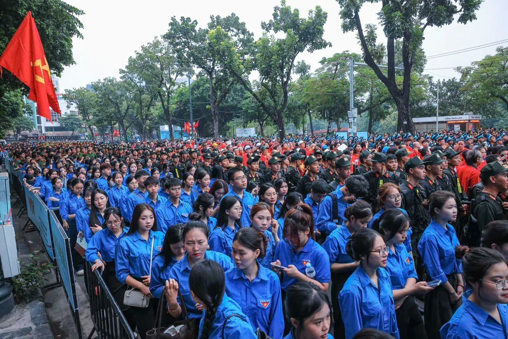CẬP NHẬT: Lễ phát động phong trào “Mỗi người dân lựa chọn ít nhất một môn thể thao phù hợp để tập luyện thường xuyên" - Ảnh 2.