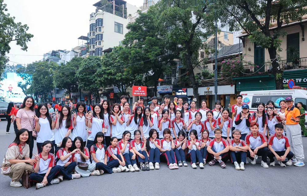 CẬP NHẬT: Lễ phát động phong trào “Mỗi người dân lựa chọn ít nhất một môn thể thao phù hợp để tập luyện thường xuyên" - Ảnh 3.