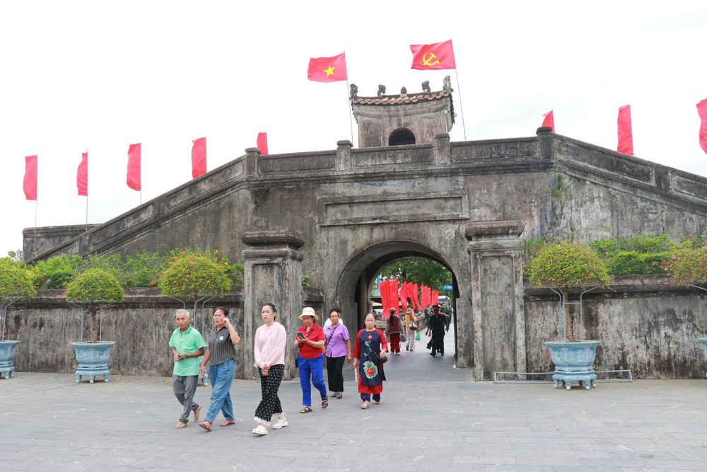 "Tuần Văn hóa - Du lịch Quảng Trị" năm 2026 mang chủ đề "Rực rỡ miền kỳ quan" - Ảnh 2. "Tuần Văn hóa - Du lịch Quảng Trị" năm 2026 mang chủ đề "Rực rỡ miền kỳ quan" - Ảnh 2.