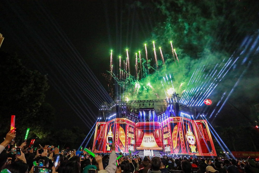 Hòa nhạc Ánh sáng lan tỏa thông điệp về năm mới tốt đẹp và tràn đầy niềm tin - Ảnh 2.