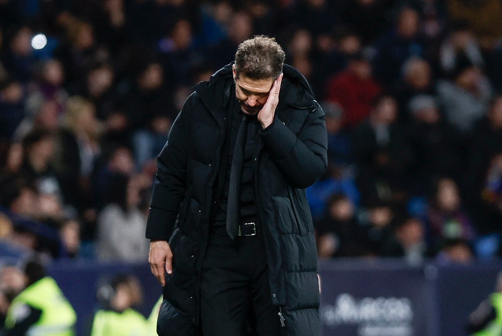 Tháng Giêng đau khổ của Simeone - Ảnh 1.