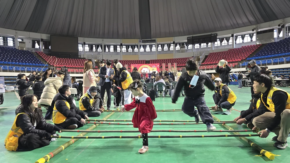 Xuân Bính Ngọ 2026: Lan tỏa nét đẹp văn hóa Việt và tinh thần tương thân tại Hàn Quốc - Ảnh 3. Xuân Bính Ngọ 2026: Lan tỏa nét đẹp văn hóa Việt và tinh thần tương thân tại Hàn Quốc - Ảnh 3.