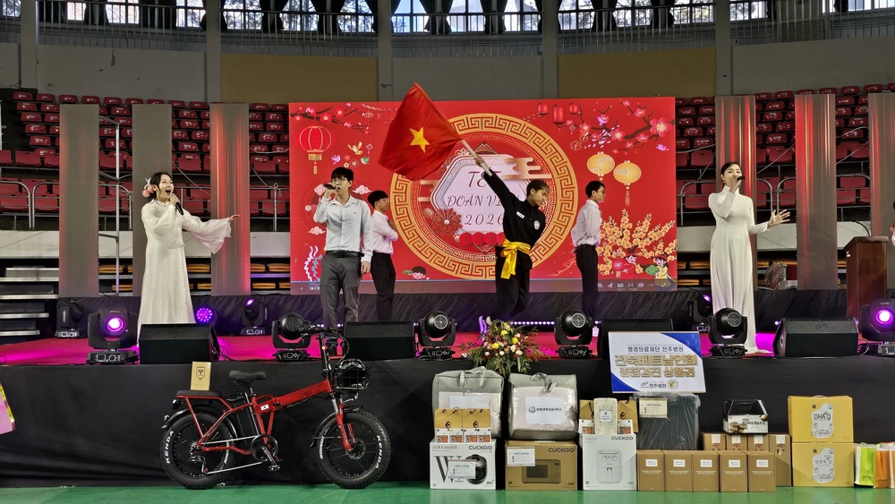 Xuân Bính Ngọ 2026: Lan tỏa nét đẹp văn hóa Việt và tinh thần tương thân tại Hàn Quốc - Ảnh 2. Xuân Bính Ngọ 2026: Lan tỏa nét đẹp văn hóa Việt và tinh thần tương thân tại Hàn Quốc - Ảnh 2.