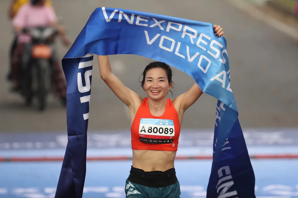 Nguyễn Thị Oanh vô địch cự ly 21km của nữ ở giải marathon All-Star 2025