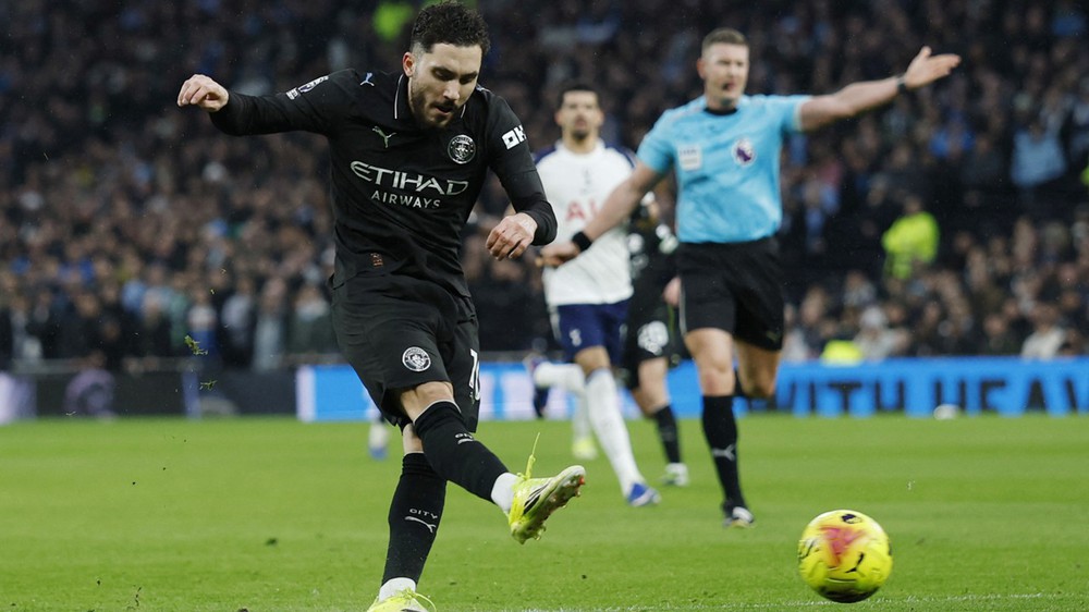 Pep Guardiola chỉ trích trọng tài sau khi Man City hòa đáng tiếc trước Tottenham - Ảnh 3. Pep Guardiola chỉ trích trọng tài sau khi Man City hòa đáng tiếc trước Tottenham - Ảnh 3.