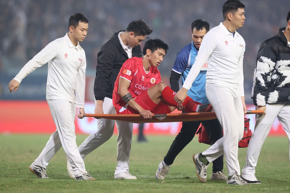 Tin nóng bóng đá Việt hôm nay 2/2: Đình Bắc nhận giải Vua phá lưới VCK U23 châu Á; Thái Sơn chấn thương ngay trận ra mắt CLB Ninh Bình - Ảnh 3. Tin nóng bóng đá Việt hôm nay 2/2: Đình Bắc nhận giải Vua phá lưới VCK U23 châu Á; Thái Sơn chấn thương ngay trận ra mắt CLB Ninh Bình - Ảnh 3.