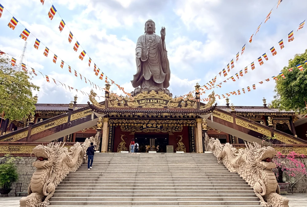 Tượng Phật A Di Đà cao 24m tại chùa Kim Tiên, An Giang - Ảnh 5. Tượng Phật A Di Đà cao 24m tại chùa Kim Tiên, An Giang - Ảnh 5.