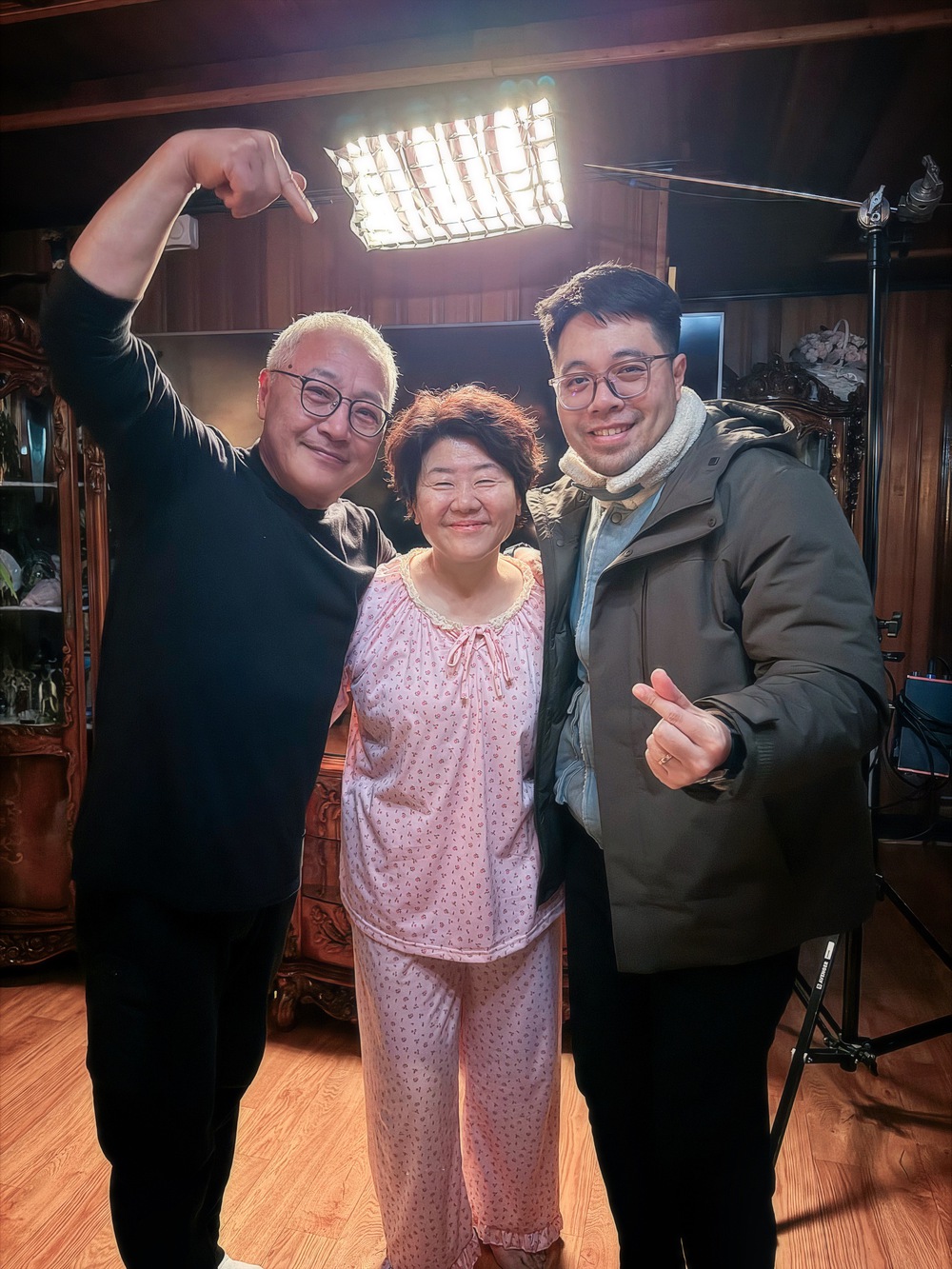 Đạo diễn Đinh Tuấn Vũ trải lòng trong dự án hợp tác Việt - Hàn "Viên đạn cuối cùng" - Ảnh 3.