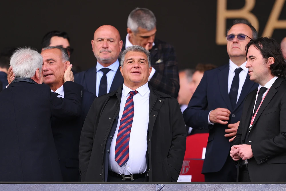 Barcelona: Cuộc bầu cử theo luật chơi của Laporta - Ảnh 1.