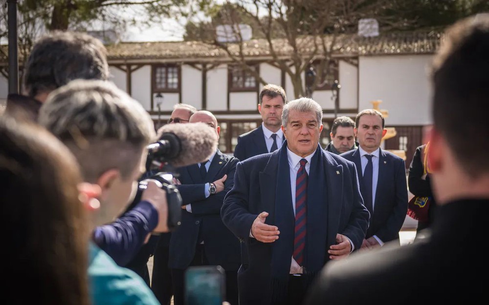 Vấn đề: Laporta chọn lá phiếu của quá khứ - Ảnh 1.