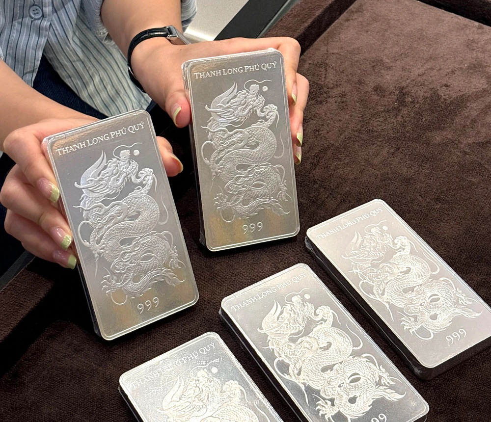 Giá bạc tăng mạnh trong bối cảnh đồng USD suy yếu - Ảnh 2.