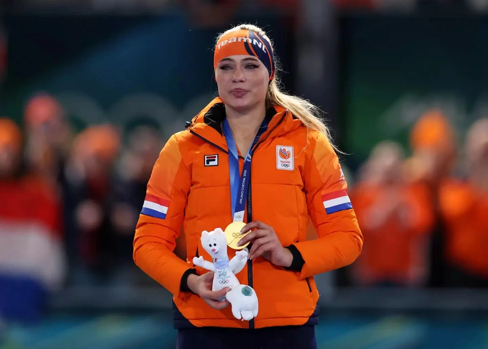 Võ sĩ triệu USD Jake Paul khóc nức nở khi hôn thê giành HCV Olympic mùa Đông 2026 - Ảnh 3.