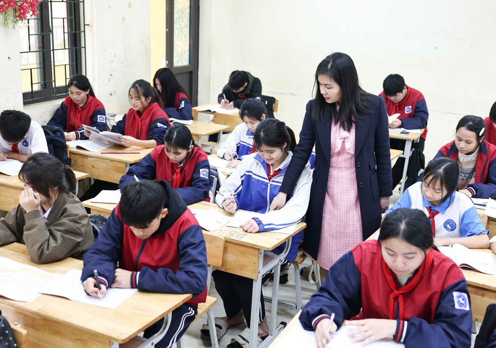 Kỳ thi vào lớp 10 tại Hà Nội: Nhà trường và học sinh cùng tăng tốc ôn tập - Ảnh 1.