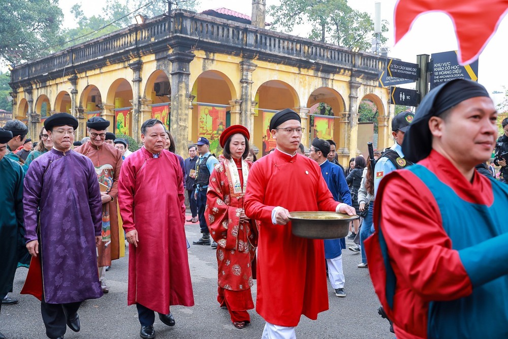Tái hiện nghi lễ cung đình "Tống cựu nghinh tân" tại Hoàng thành Thăng Long - Ảnh 4.