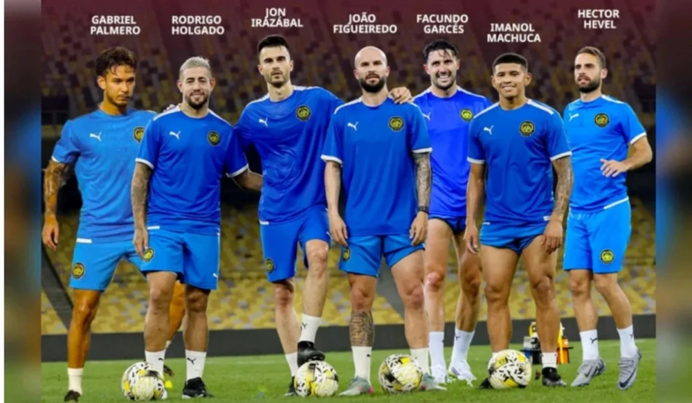 Chuyên gia bóng đá Malaysia mỉm cười khi nhận tin vui từ AFC sau vụ gian lận nhập tịch trước ĐT Việt Nam - Ảnh 2.