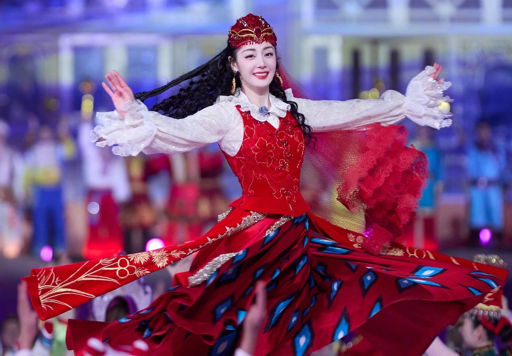 (Bài đăng Tết) Tết Nguyên Đán: Hành trình cảm xúc của nghệ sĩ châu Á - Ảnh 4.