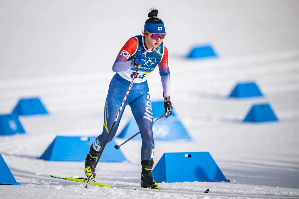 Hai VĐV trượt tuyết Hàn Quốc bị loại khỏi Olympic mùa Đông 2026 vì bị phát hiện chất cấm trên ván trượt - Ảnh 1.