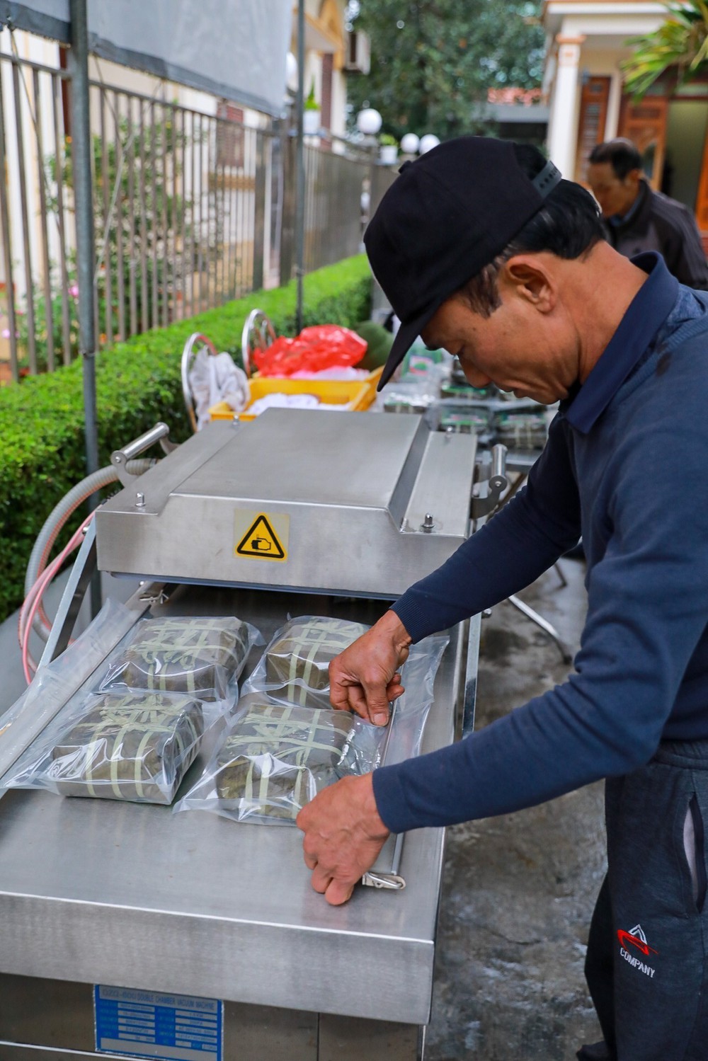 Làng bánh chưng Tranh Khúc vào vụ Tết Bính Ngọ - Ảnh 11.