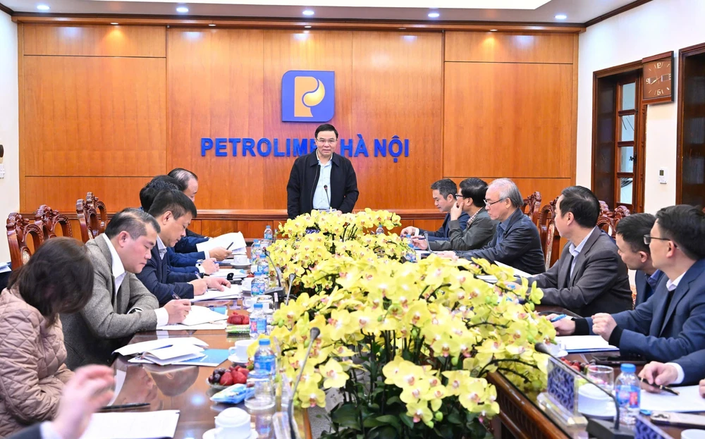 Kiểm tra việc cung ứng xăng dầu dịp Tết Nguyên đán Bính Ngọ 2026 - Ảnh 1.