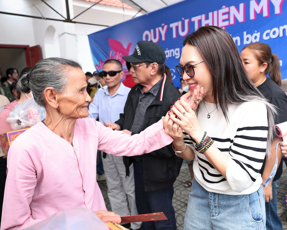 Mỹ Tâm bền bỉ lan tỏa yêu thương qua hành trình thiện nguyện cuối năm - Ảnh 3.