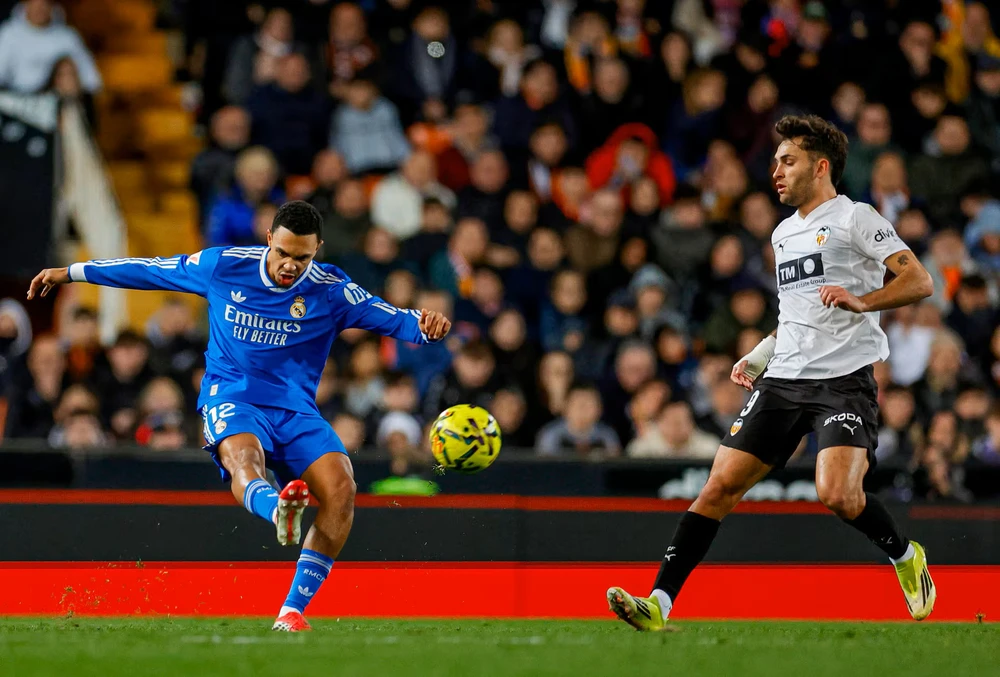 Arbeloa đi tìm Trent Alexander-Arnold - Ảnh 1.