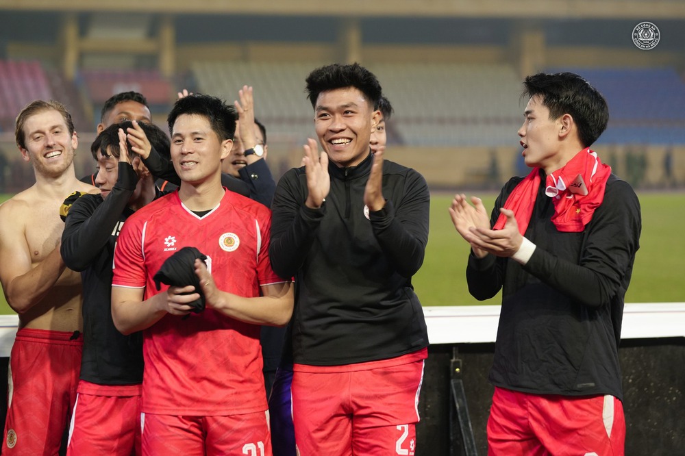 Đình Bắc cùng CLB CAHN đón Tết xa nhà - Ảnh 1.