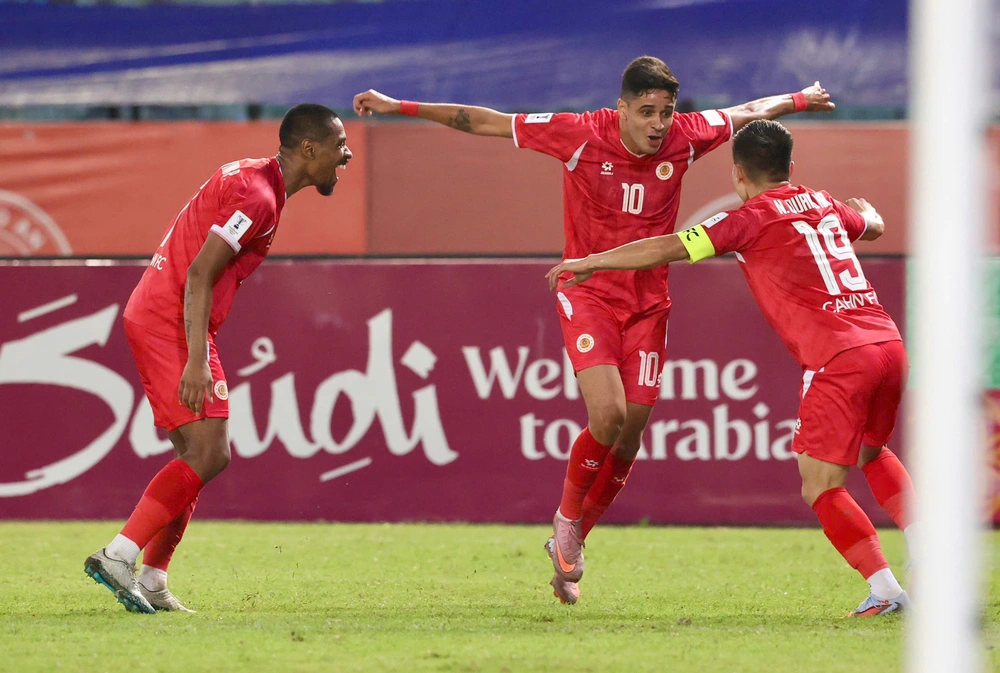 CAHN thăng hoa với Quang Hải, Đình Bắc, bừng lên hy vọng cả ba mặt trận - Ảnh 1.