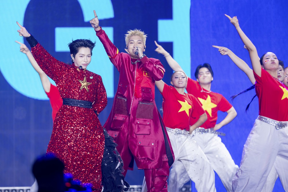 Gala vinh danh và trao giải WeChoice Awards 2025: Đêm tôn vinh những niềm cảm hứng "Viết tiếp câu chuyện Việt Nam" - Ảnh 3.